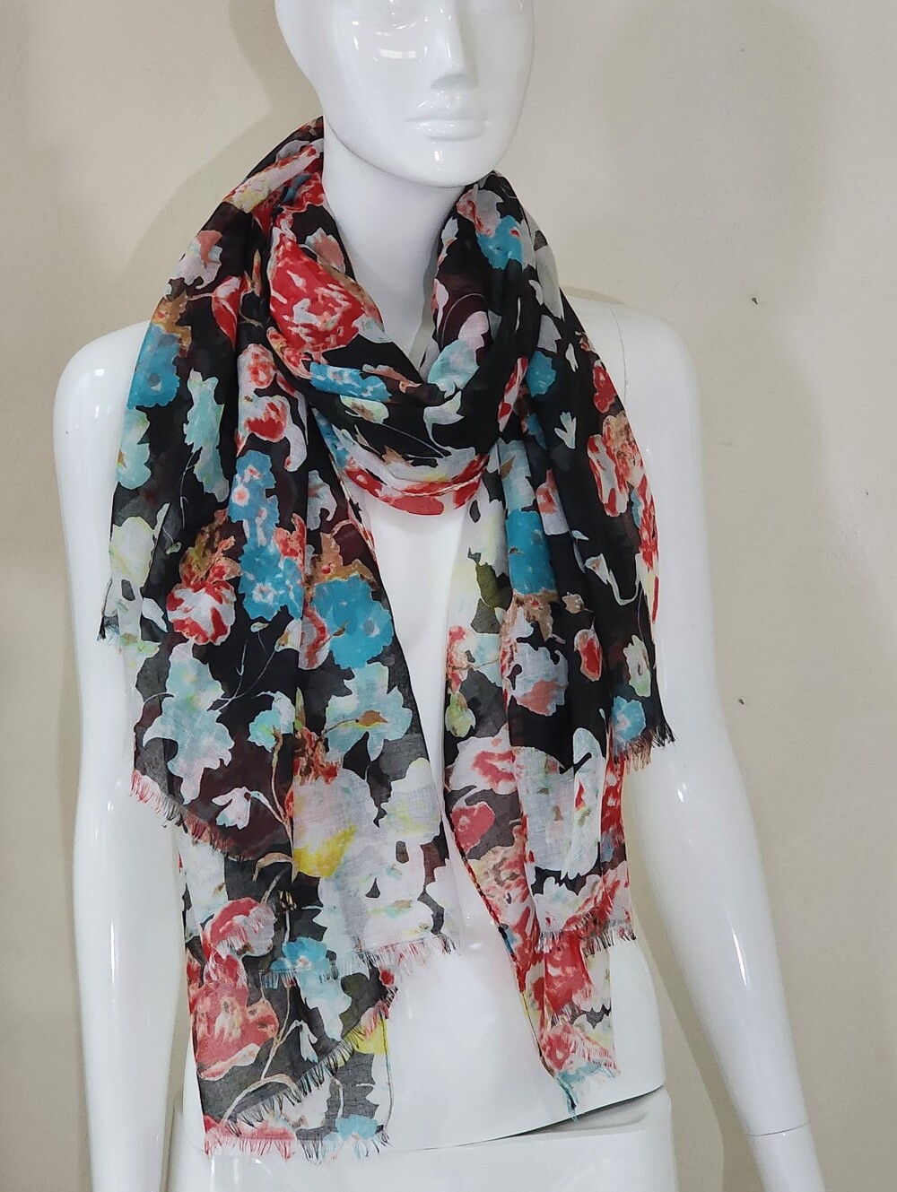 LARGE FLORAL SCARF/SHAWL BLACK BACKGROUND. LIGHTWEIGHT NWOT